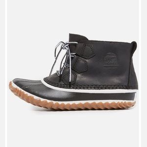 Sorel Out N’ About Leather Duck Boots Black Size 7.5